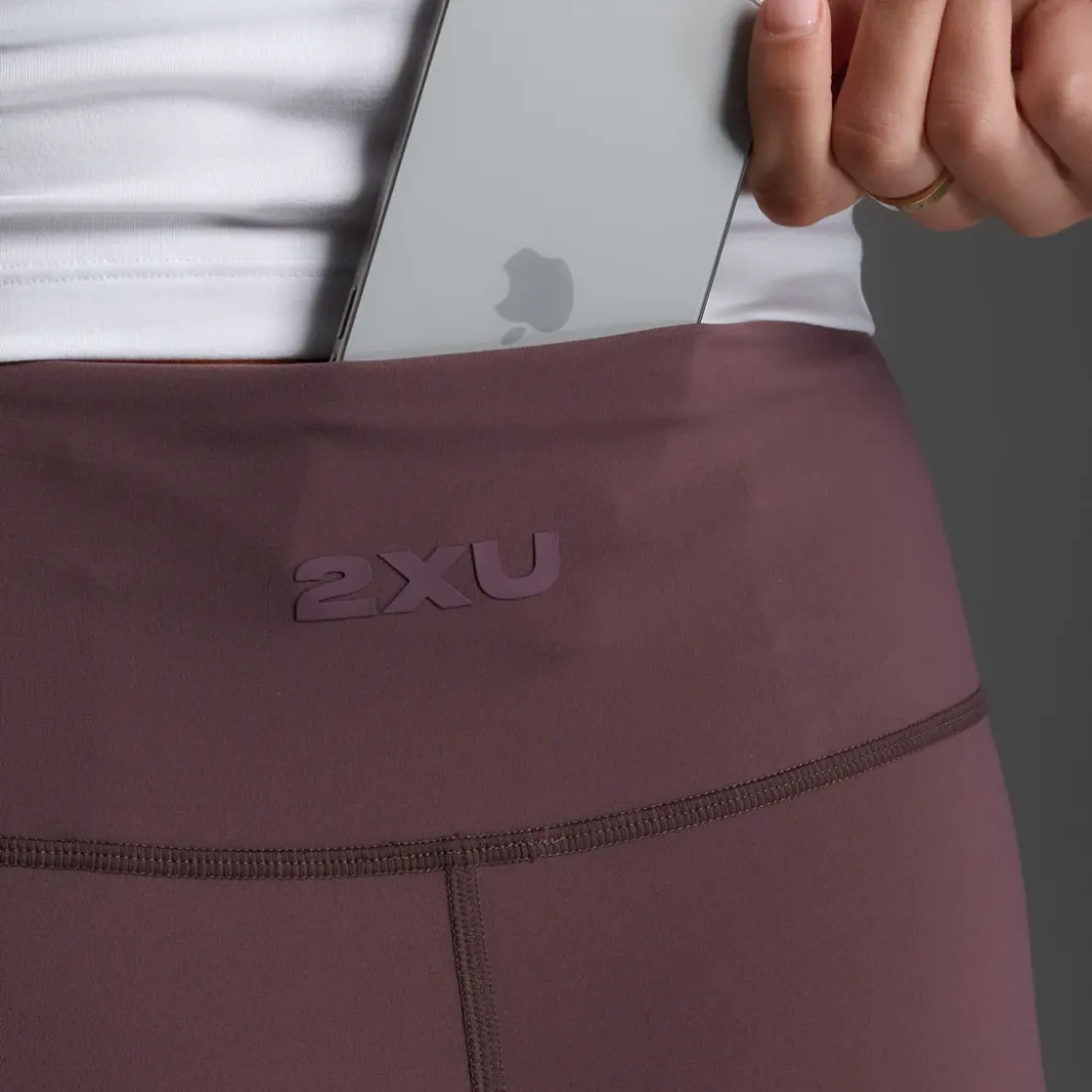 2XU Form Soft Touch Hi-Rise Compression Shorts Womens