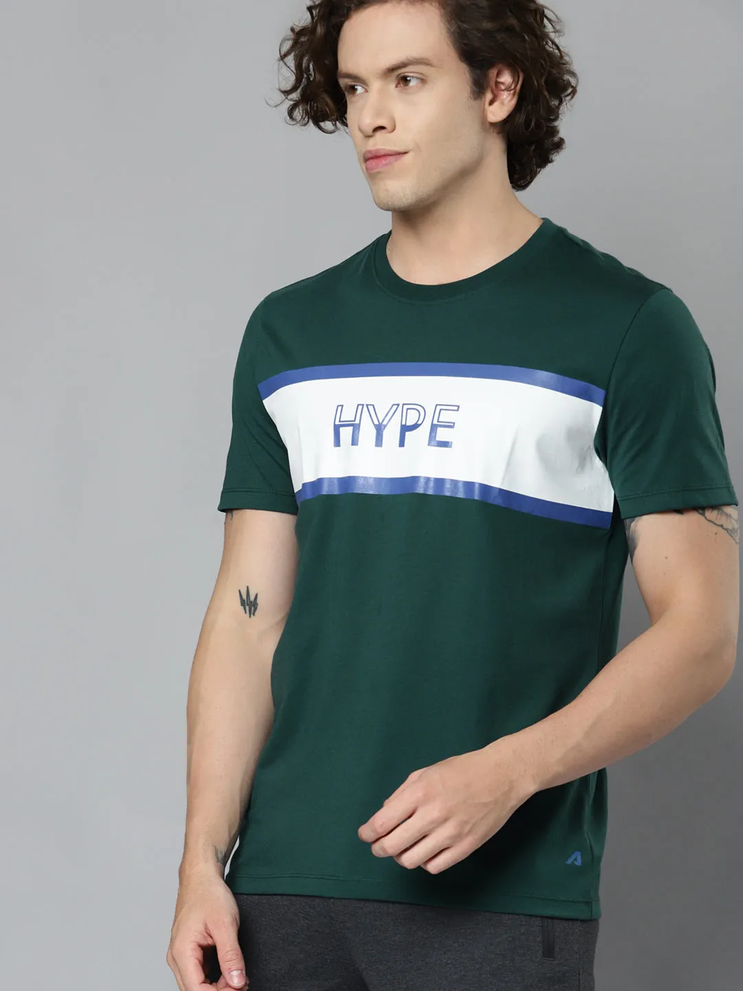 Alcis Men Green White Typography Printed Slim Fit T-shirt
