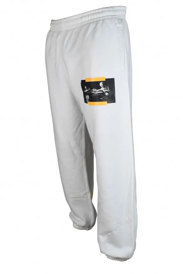 Av vit jogging