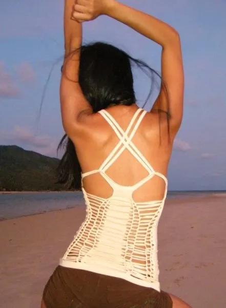 Backcut Top