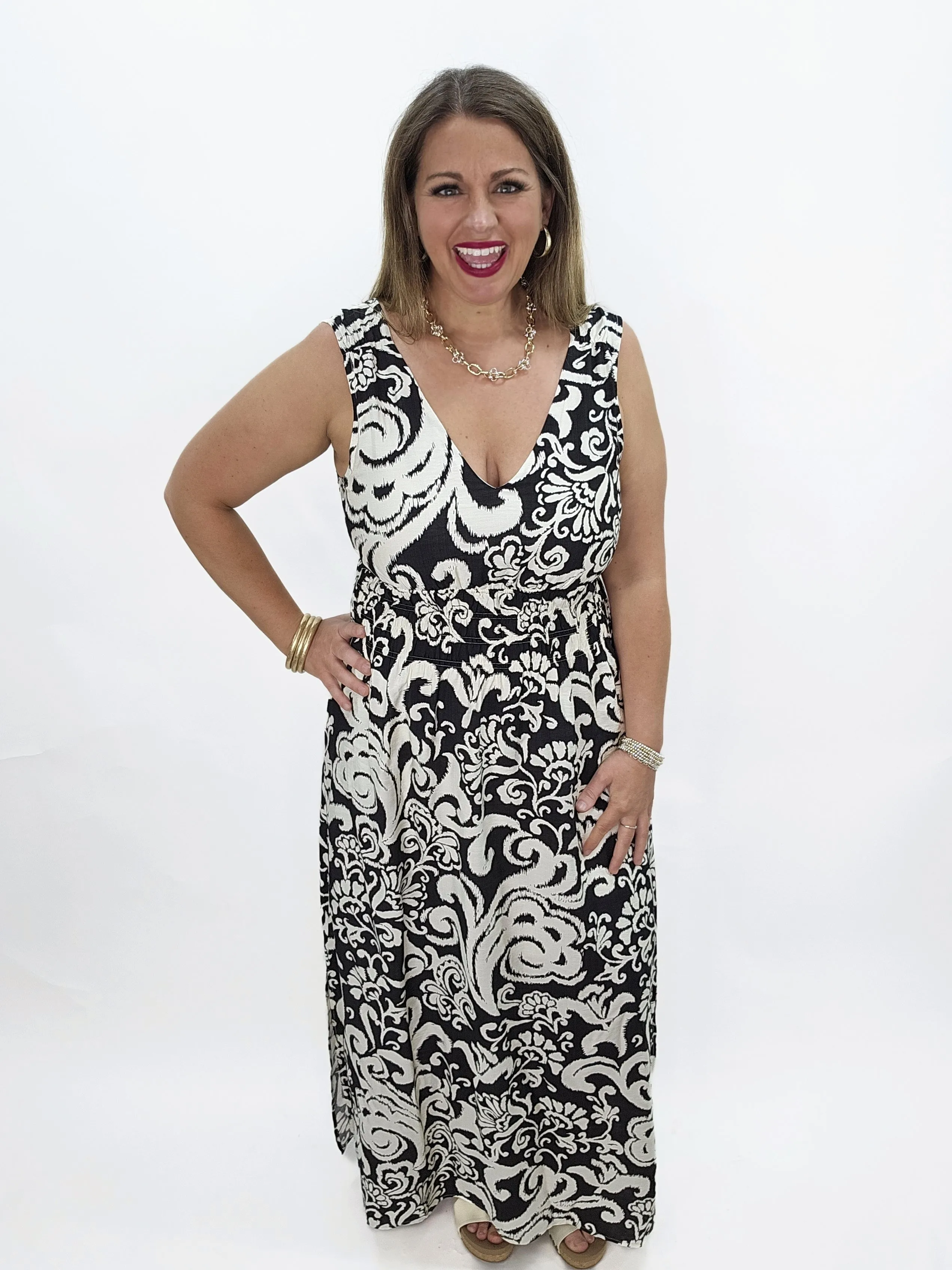 BLACK/CREAM SLEEVELESS ELASTIC WAIST SCROLL DRESS