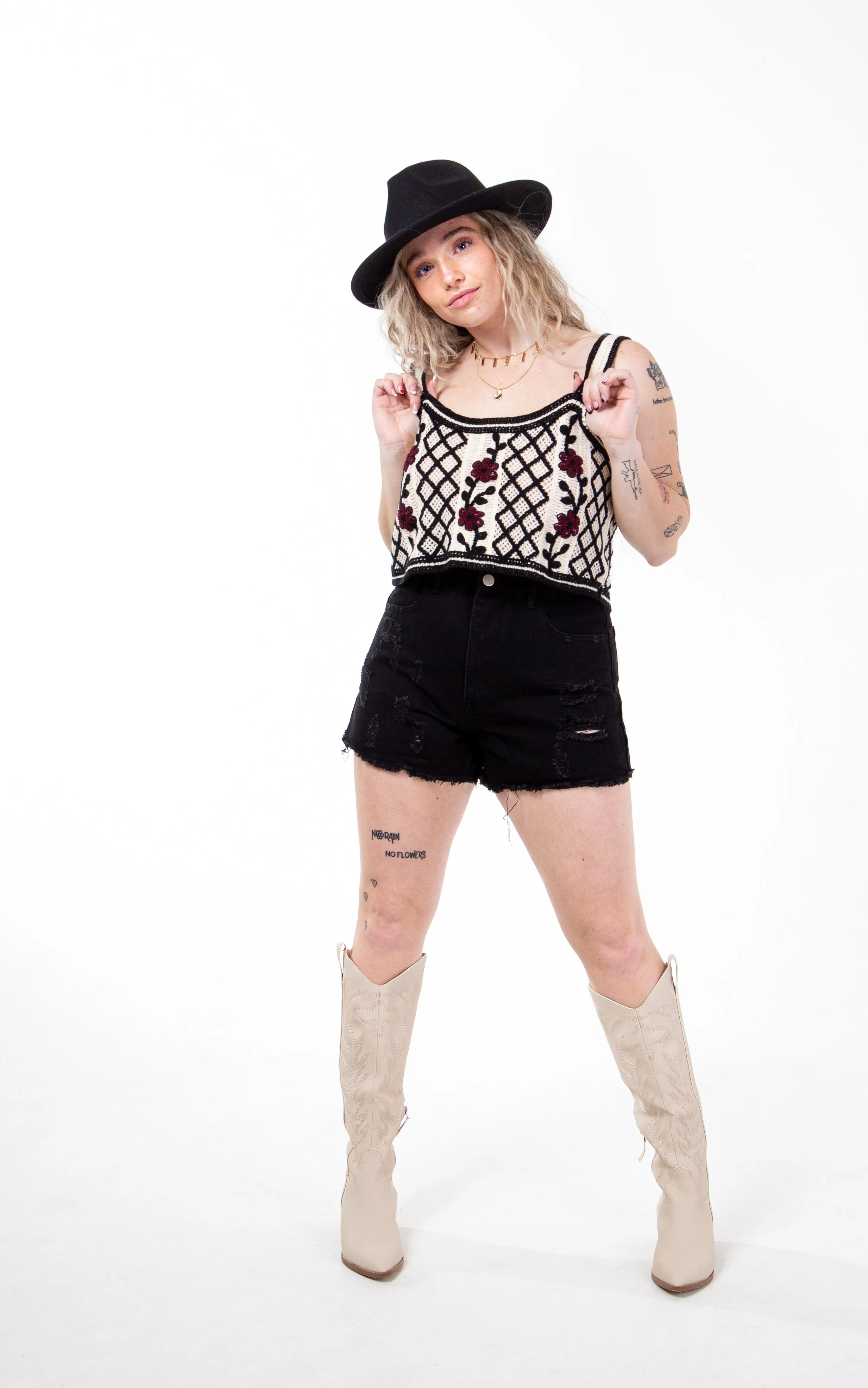 FLOWER EMBROIDERED CROCHET CROP TOP