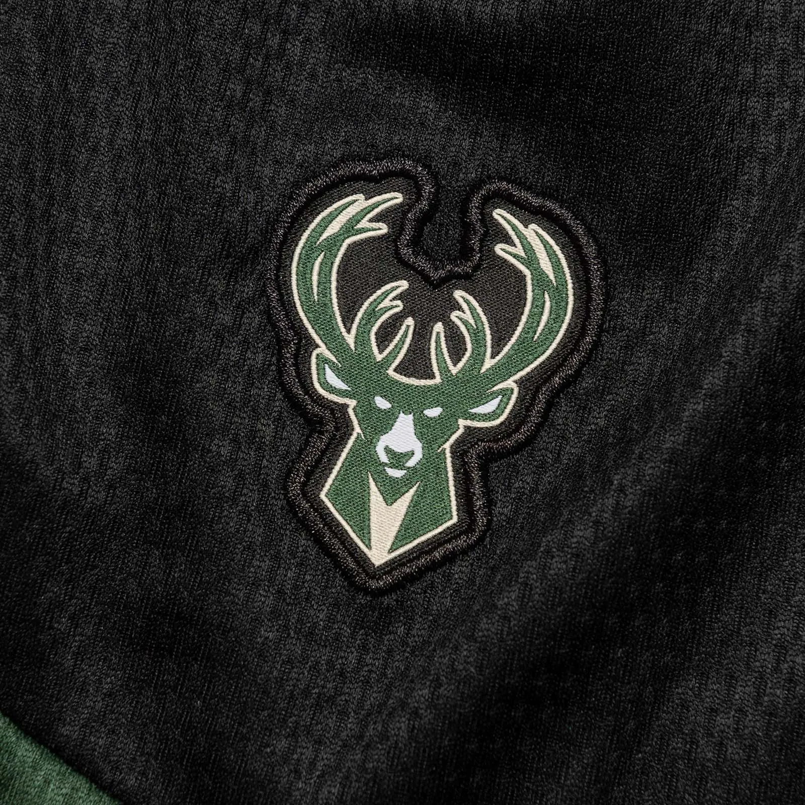 Milwaukee Bucks Icon 8" Practice Shorts - Black