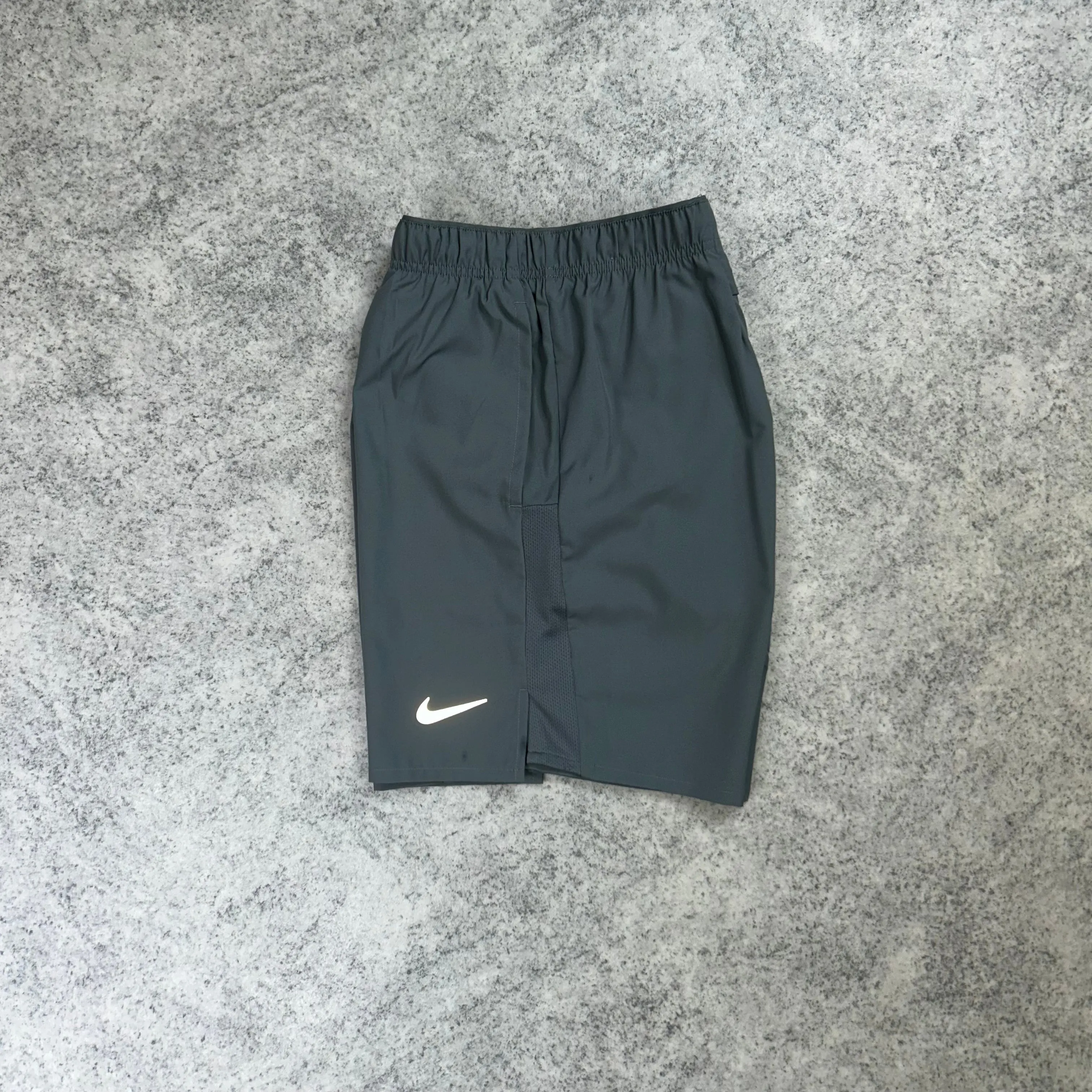 Nike Challenger Shorts - Grey