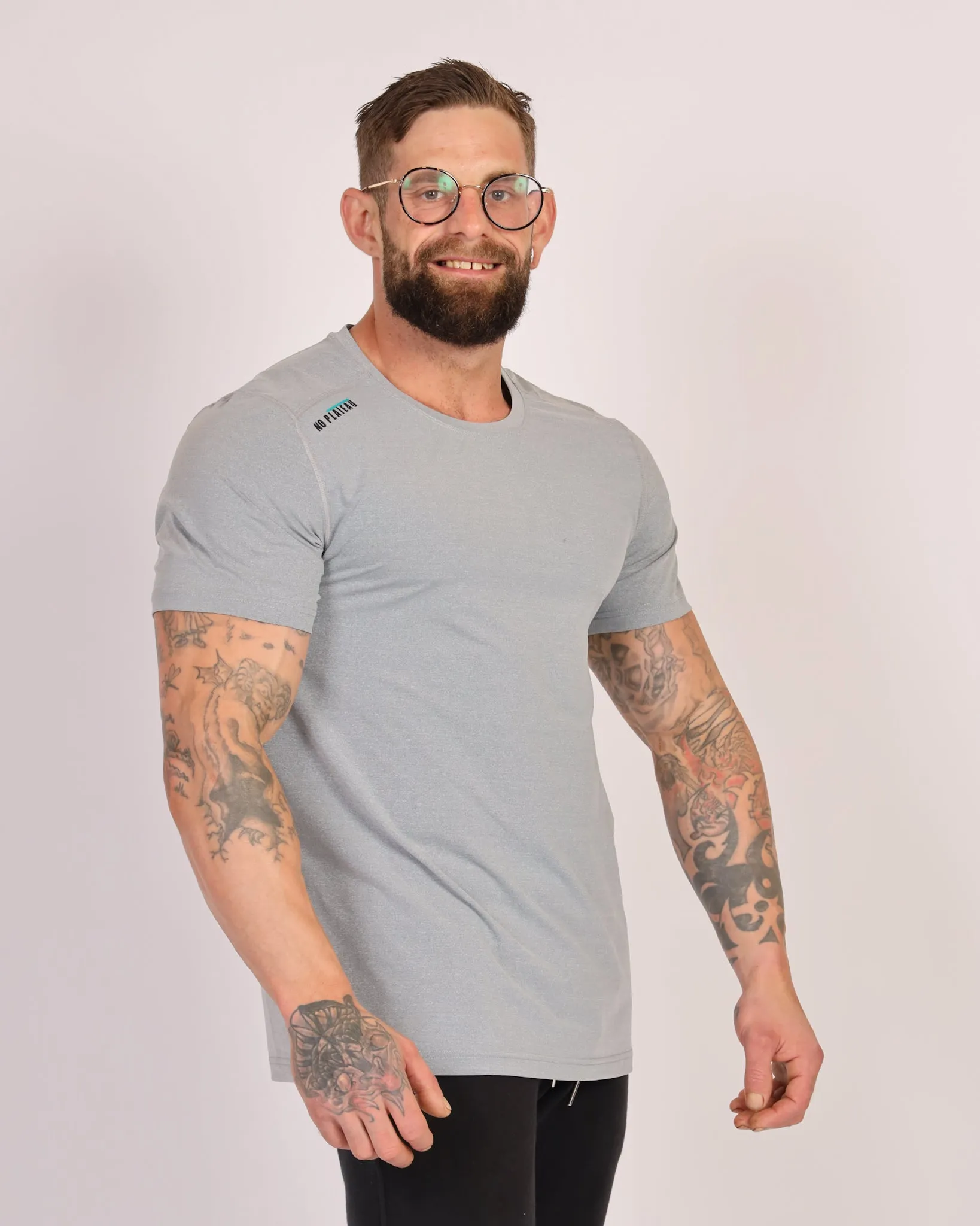 No Plateau Focus Tee | Lightweight & Quick-Dry (GREY)
