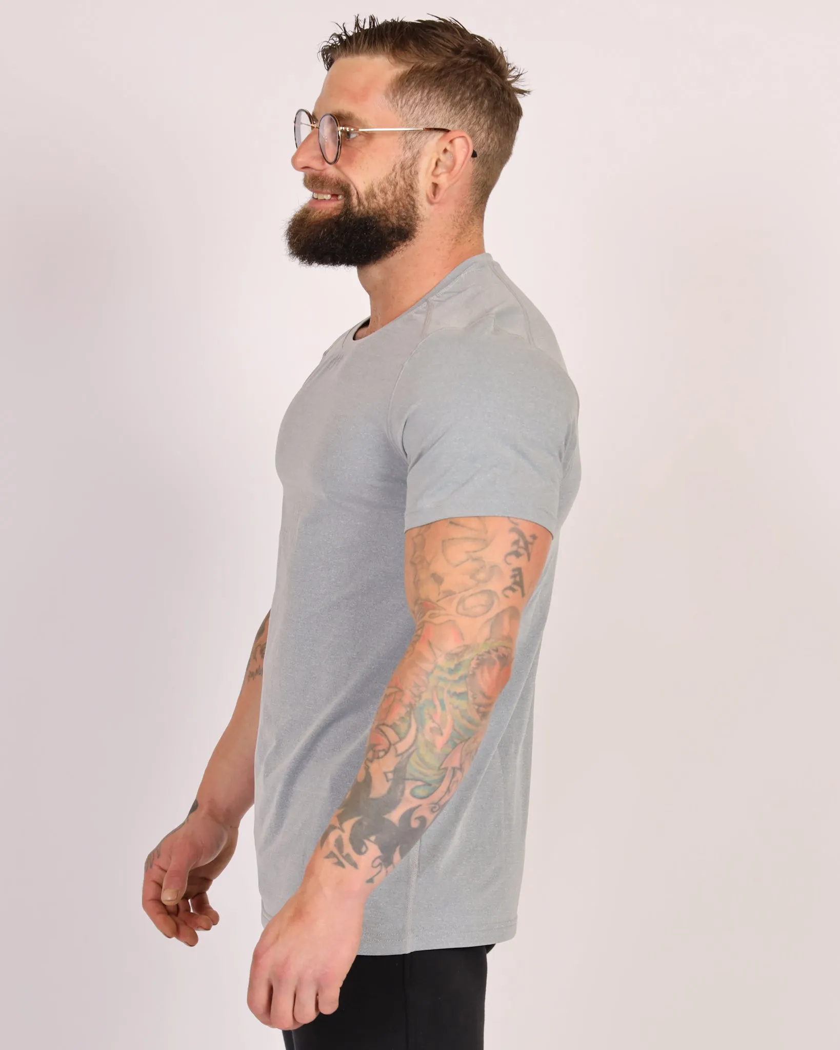 No Plateau Focus Tee | Lightweight & Quick-Dry (GREY)