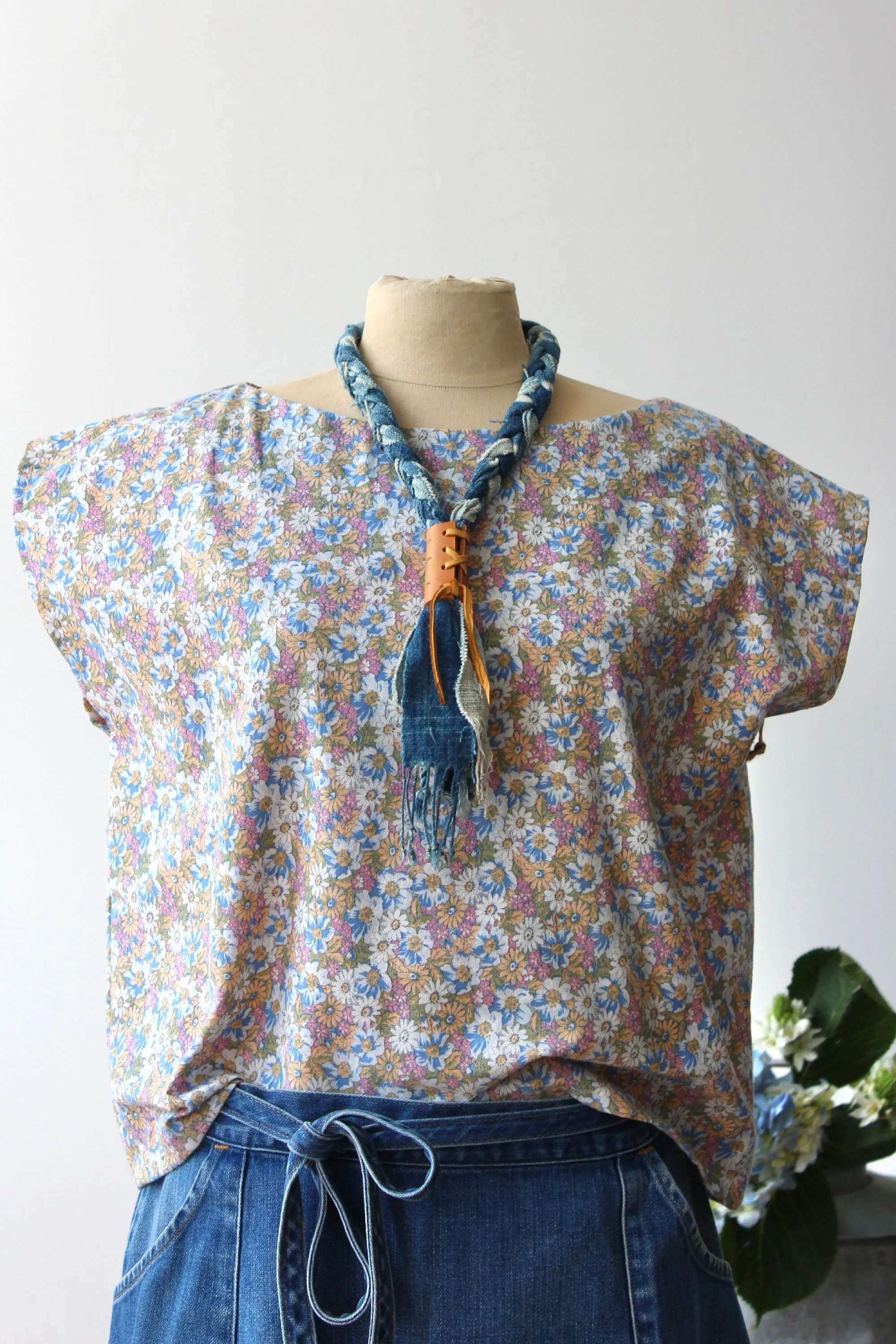 The Highlands Foundry Multi Floral Box Top THF42