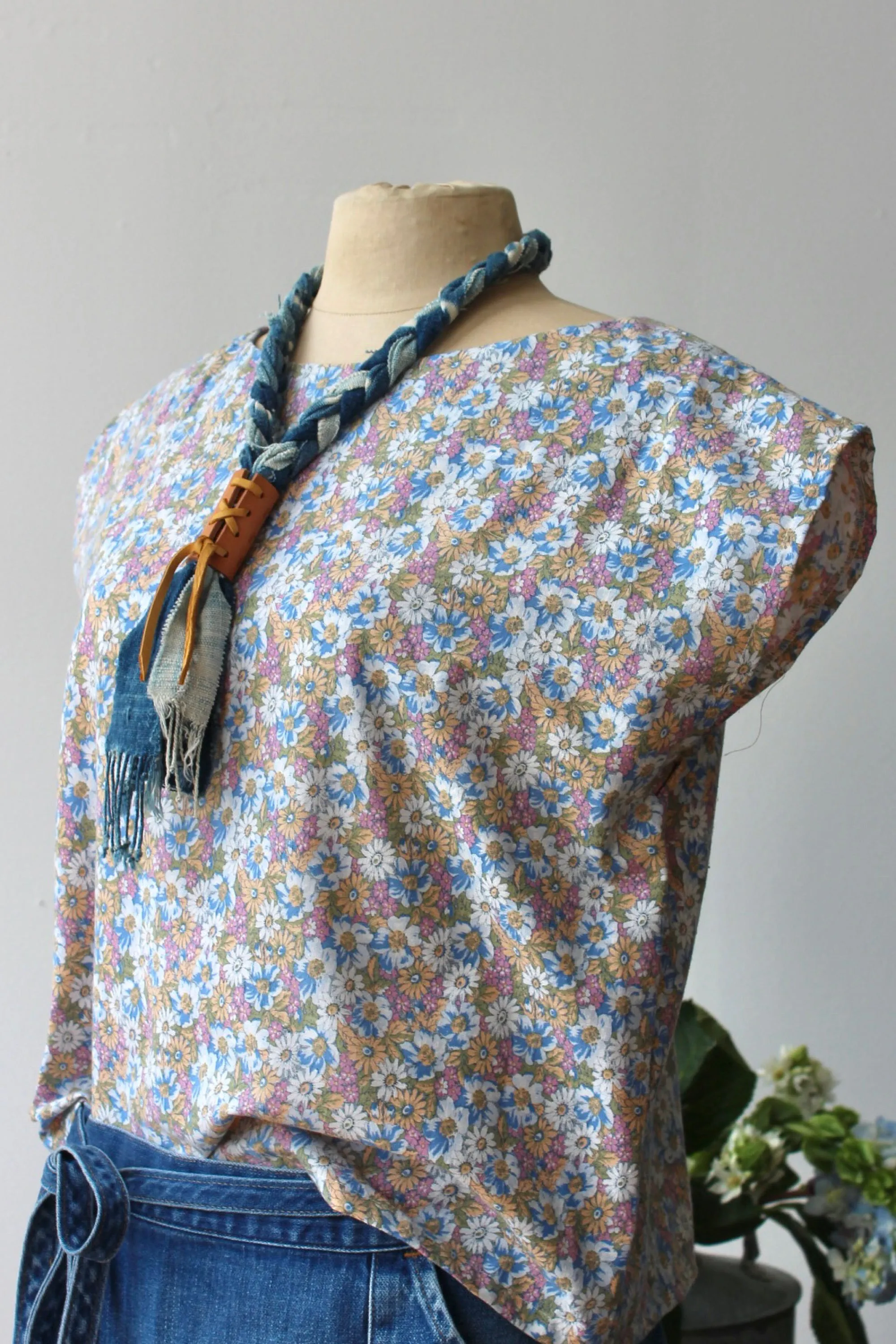 The Highlands Foundry Multi Floral Box Top THF42