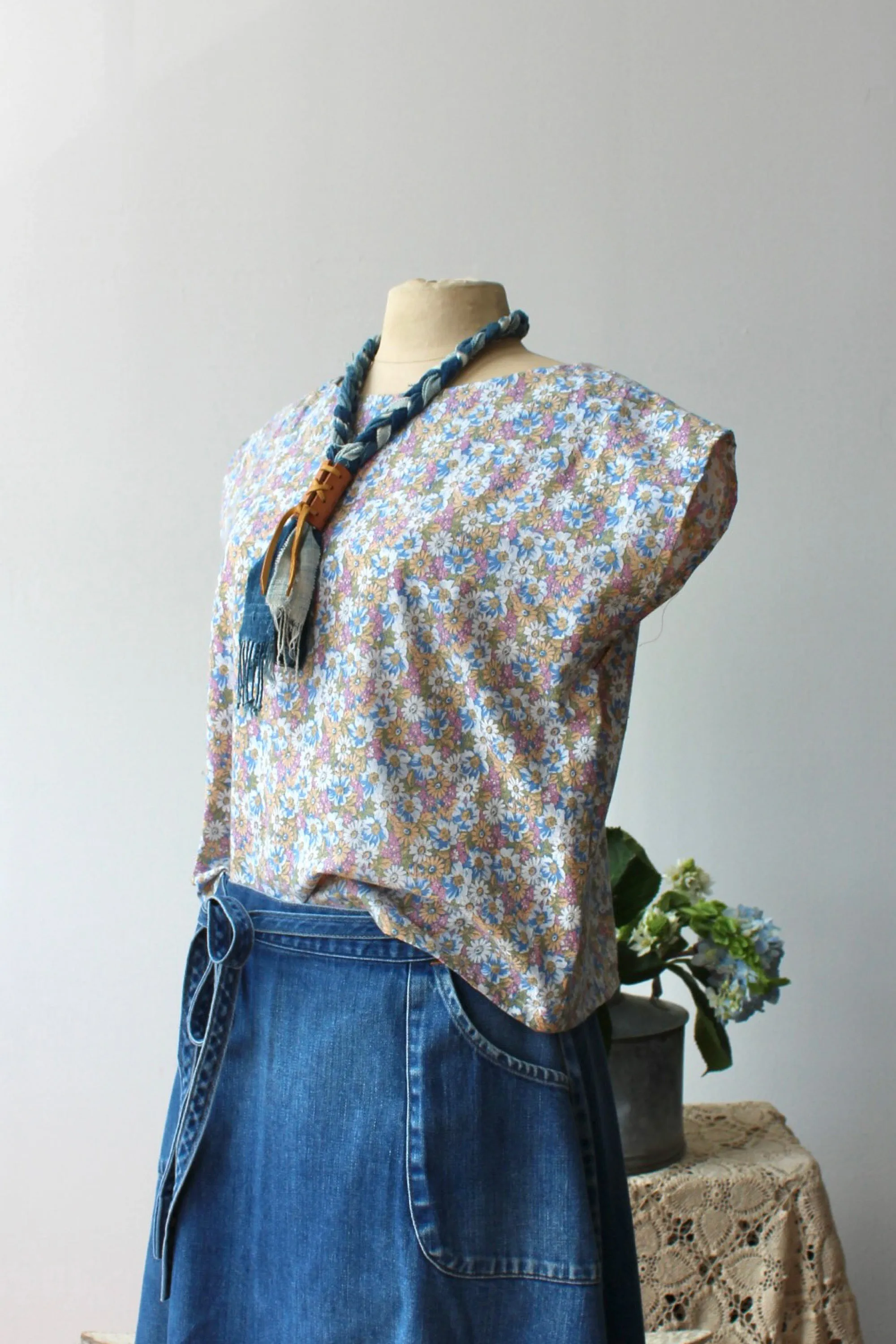 The Highlands Foundry Multi Floral Box Top THF42