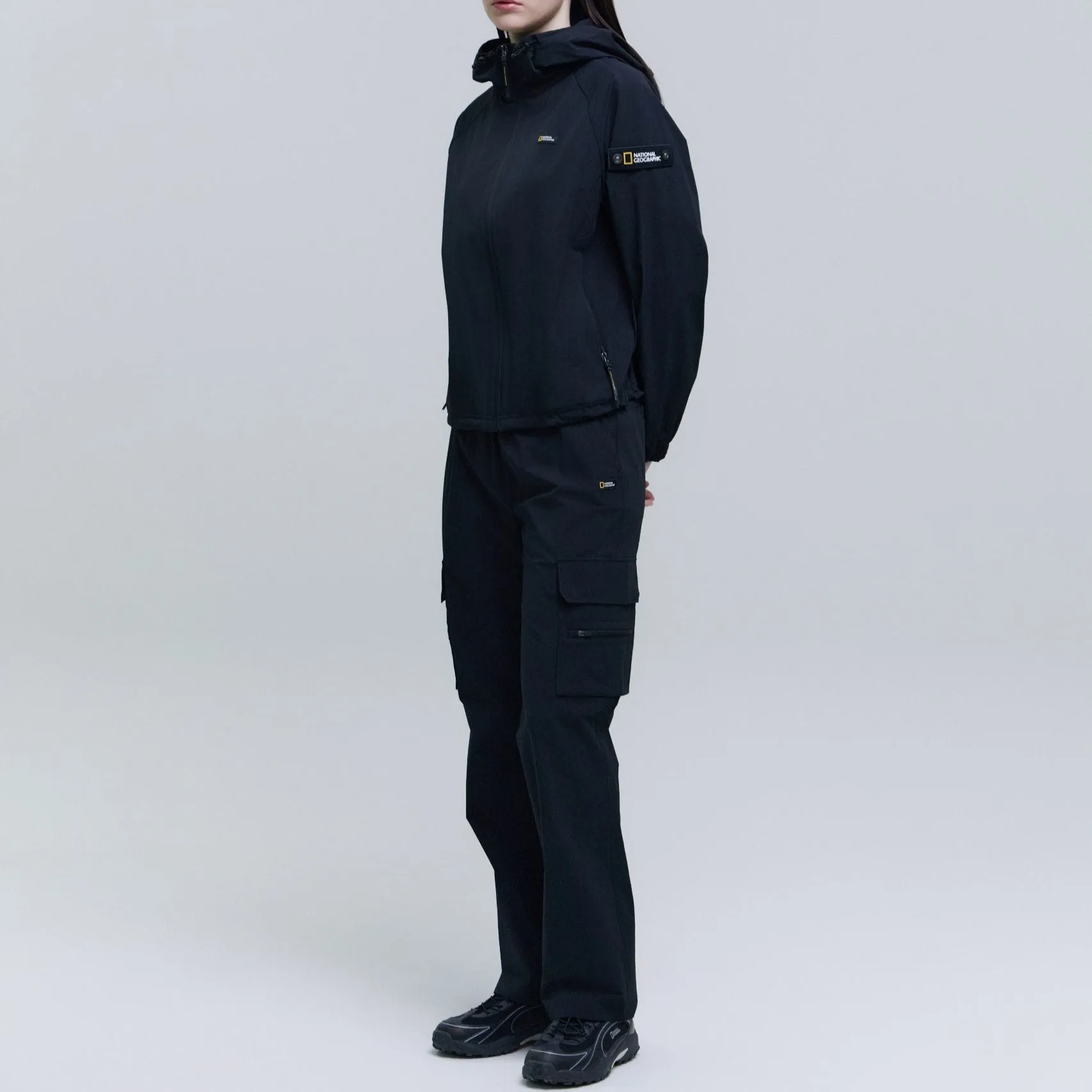 WOMEN ADELIE LIGHT WOVEN STRETCH STRAIGHT PANTS CARBON BLACK