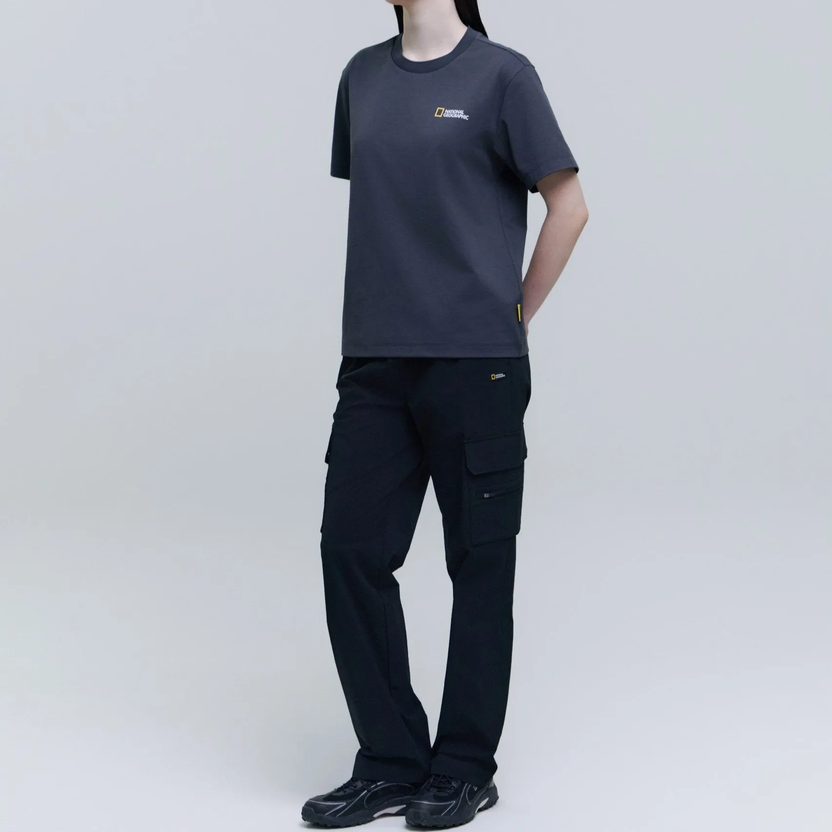 WOMEN ADELIE LIGHT WOVEN STRETCH STRAIGHT PANTS CARBON BLACK